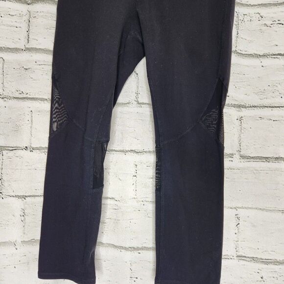 Alo Yoga Black Mid Rise Mesh Capri Leggings Size Small Casual Athleisure - Picture 3 of 11